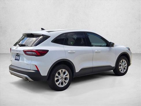Used 2025 Ford Escape Active AWD/4WD image 5