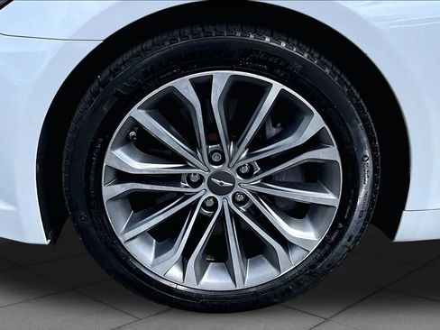Used 2017 Genesis G80 3.8 RWD image 11