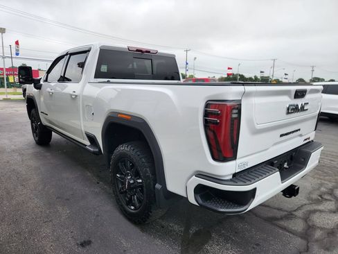 Used 2024 GMC Sierra 2500 AT4 w/ AT4 Preferred Package AWD/4WD image 8