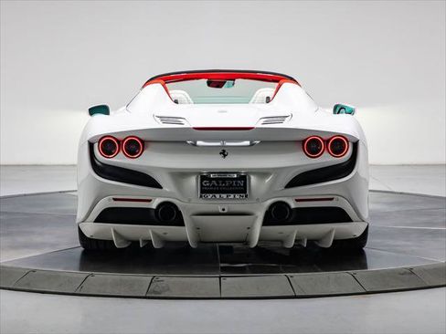Used 2022 Ferrari F8 Tributo RWD image 4