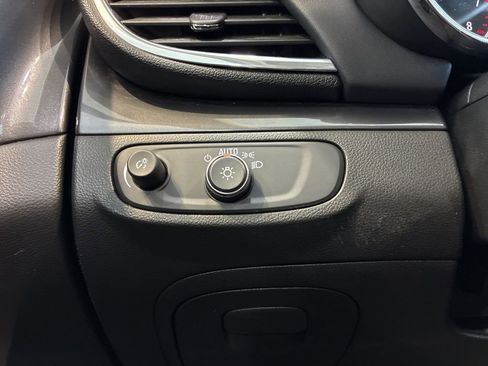 Used 2020 Buick Encore Preferred image 20