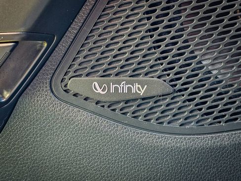 Used 2017 Hyundai Santa Fe SE w/ Cargo Package image 18