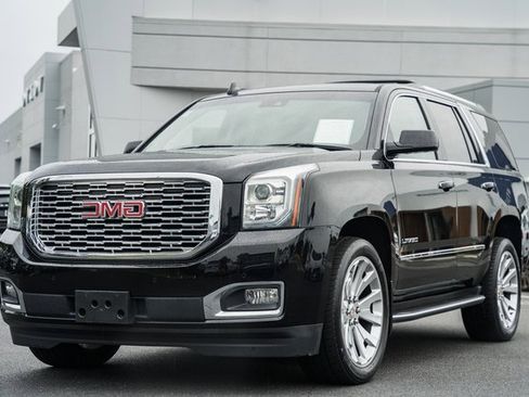 Used 2018 GMC Yukon Denali image 2