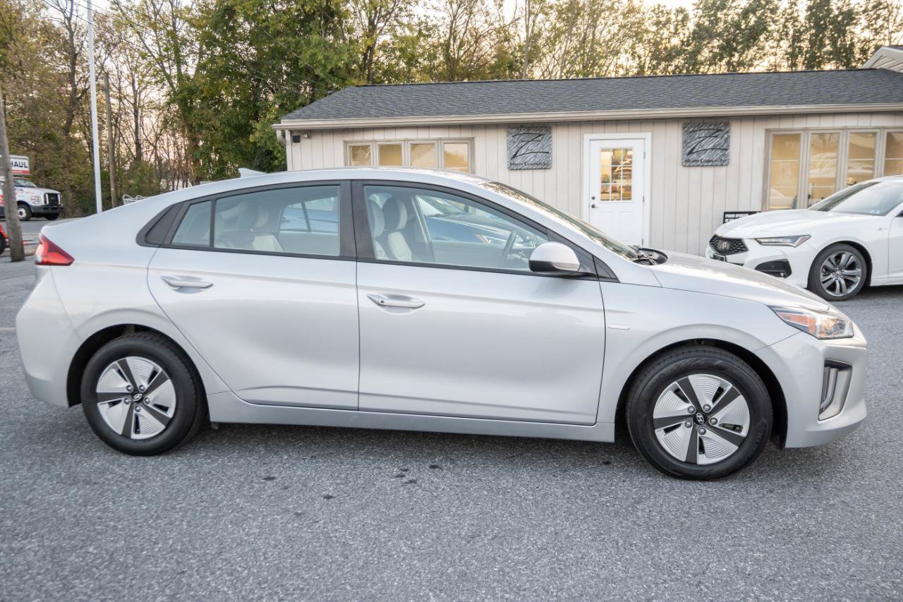 Used 2020 Hyundai Ioniq Blue FWD image 11