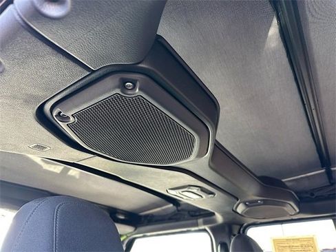 Used 2022 Jeep Wrangler Unlimited Rubicon image 22