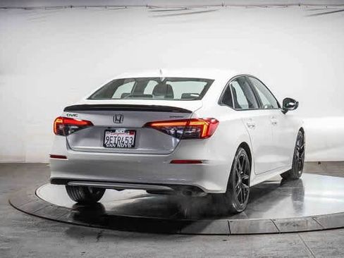 Used 2023 Honda Civic Sport image 4