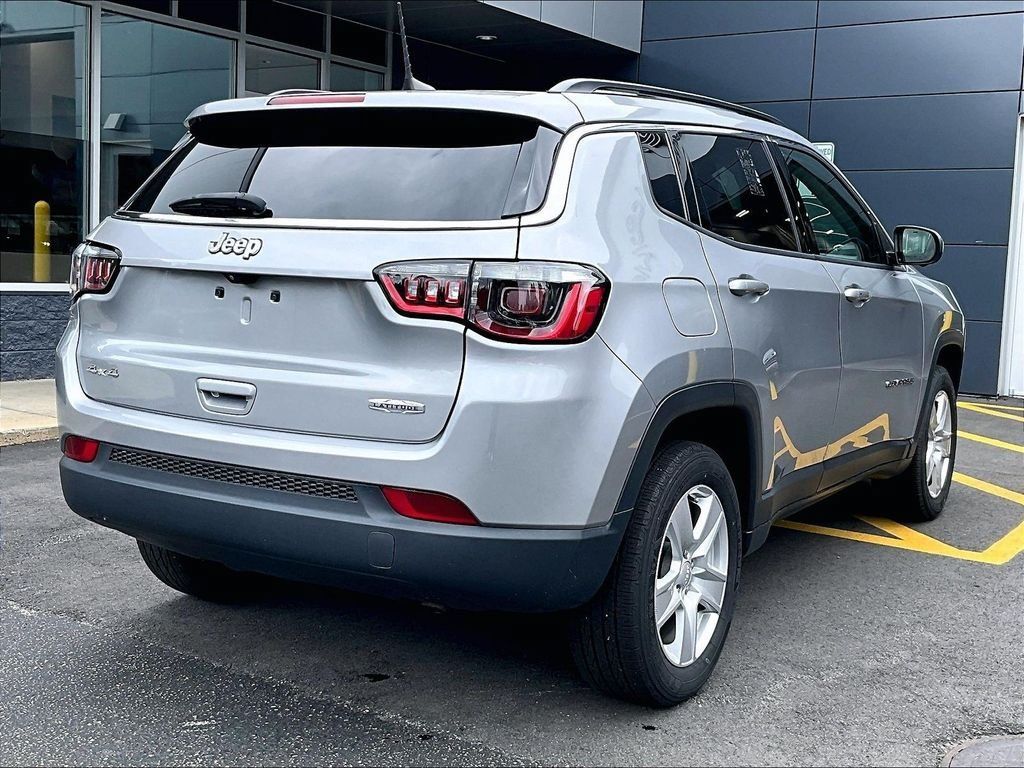 Used 2022 Jeep Compass Latitude w/ Convenience Group AWD/4WD image 4