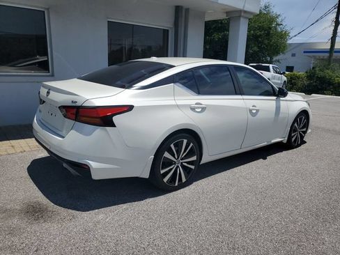 Used 2020 Nissan Altima 2.5 SR w/ Premium Package FWD image 8