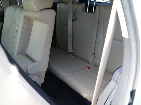 Used 2022 Toyota Highlander XLE FWD image 21