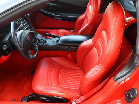 Used 2002 Chevrolet Corvette Convertible w/ Preferred Equipment Group2 image 14