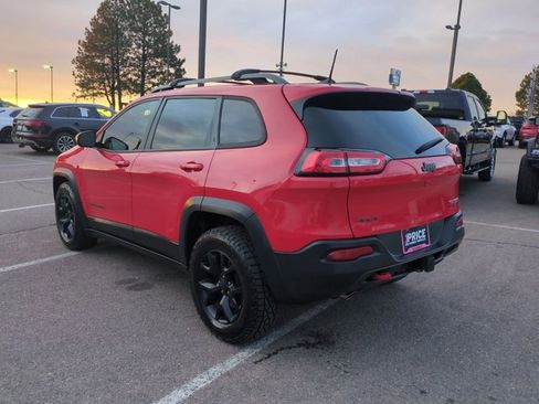 Used 2017 Jeep Cherokee Trailhawk w/ Cold Weather Group image 8