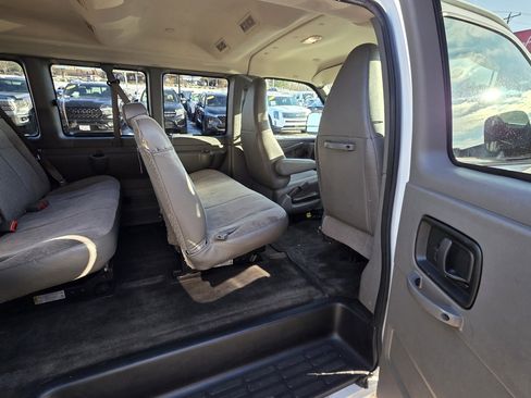 Used 2018 Chevrolet Express 3500 LT w/ LT Preferred Equipment Group image 11