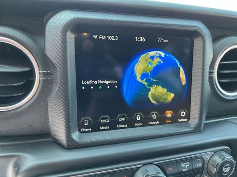 Certified 2020 Jeep Gladiator Overland image 13