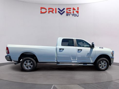 Used 2024 RAM 2500 Big Horn AWD/4WD image 6