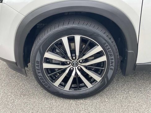 Certified 2023 Nissan Pathfinder Platinum w/ Black Appearance Package image 10