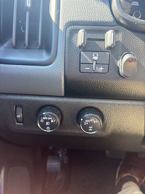 Used 2018 Chevrolet Colorado Z71 AWD/4WD image 21