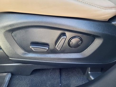 Certified 2022 Ford Explorer XLT w/ Equipment Group 202A AWD/4WD image 11