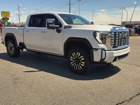 Used 2024 GMC Sierra 2500 Denali w/ Denali Reserve Package AWD/4WD image 2