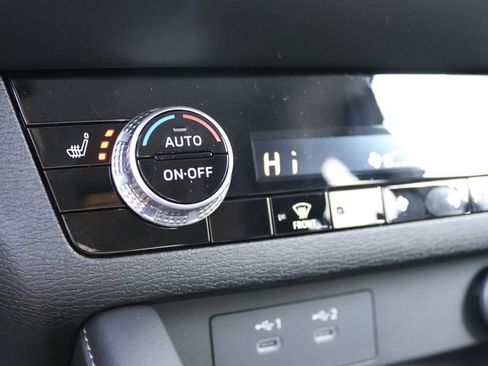 New 2026 Mitsubishi Outlander ES image 19