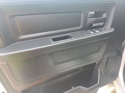 Used 2019 RAM 1500 Express AWD/4WD image 5