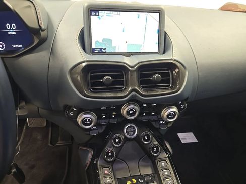 Used 2020 Aston Martin V8 Vantage Coupe RWD image 11