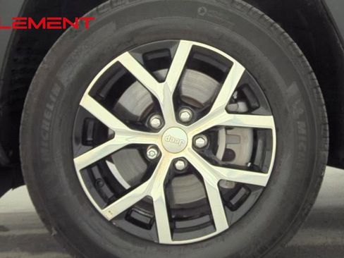 Used 2025 Jeep Grand Cherokee L Limited image 18