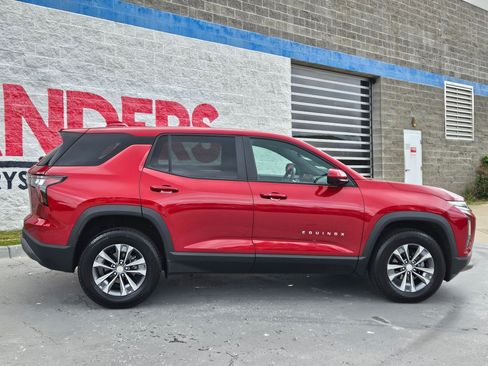 Used 2025 Chevrolet Equinox LT w/ Safety and Technology Package AWD/4WD image 8