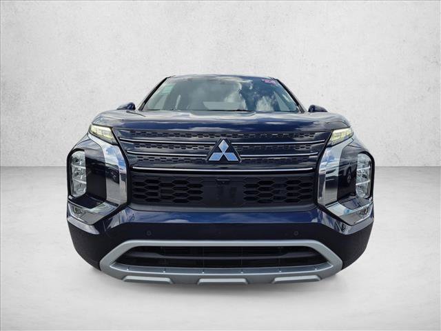 Used 2024 Mitsubishi Outlander SE FWD image 2