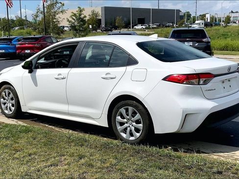 Used 2024 Toyota Corolla LE FWD image 2