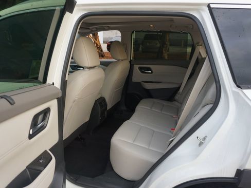 Used 2023 Nissan Rogue SL w/ SL Premium Package FWD image 15