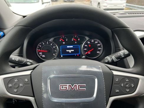 Used 2023 GMC Terrain SLE w/ Driver Convenience Package image 13