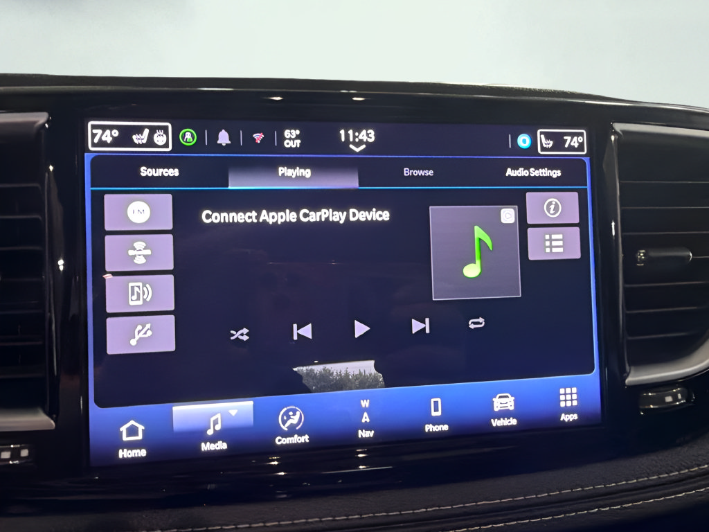 Used 2025 Chrysler Pacifica Limited FWD image 23