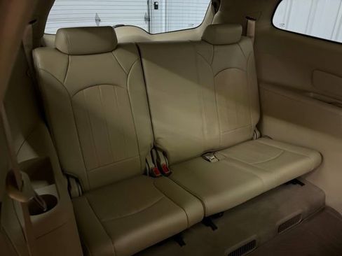 Used 2011 Buick Enclave CXL image 17