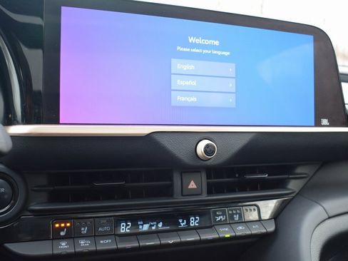 Used 2023 Toyota Crown Limited w/ Advanced Technology Package image 17