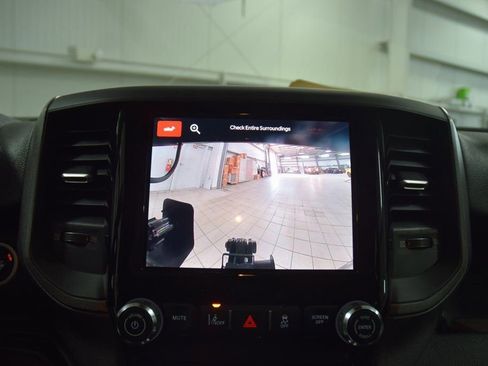 Used 2025 RAM 5500 Tradesman w/ Safety Group AWD/4WD image 39