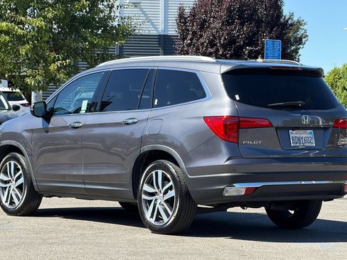 Used 2018 Honda Pilot Touring image 6