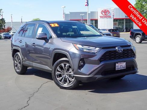 Certified 2022 Toyota RAV4 XLE Premium image 2