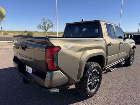 Used 2025 Toyota Tacoma TRD Sport AWD/4WD image 6