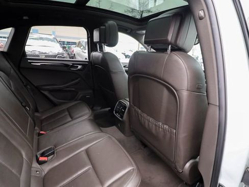 Used 2018 Porsche Macan AWD/4WD image 43