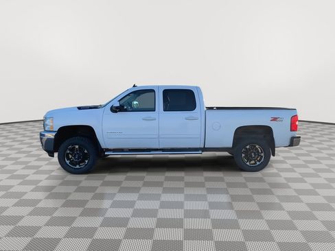 Used 2011 Chevrolet Silverado 2500 LTZ w/ LTZ Plus Package image 4