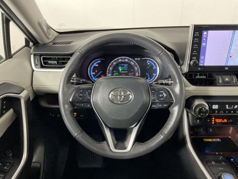 Used 2022 Toyota RAV4 Limited image 12