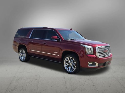 Used 2017 GMC Yukon XL Denali w/ Open Road Package RWD image 8