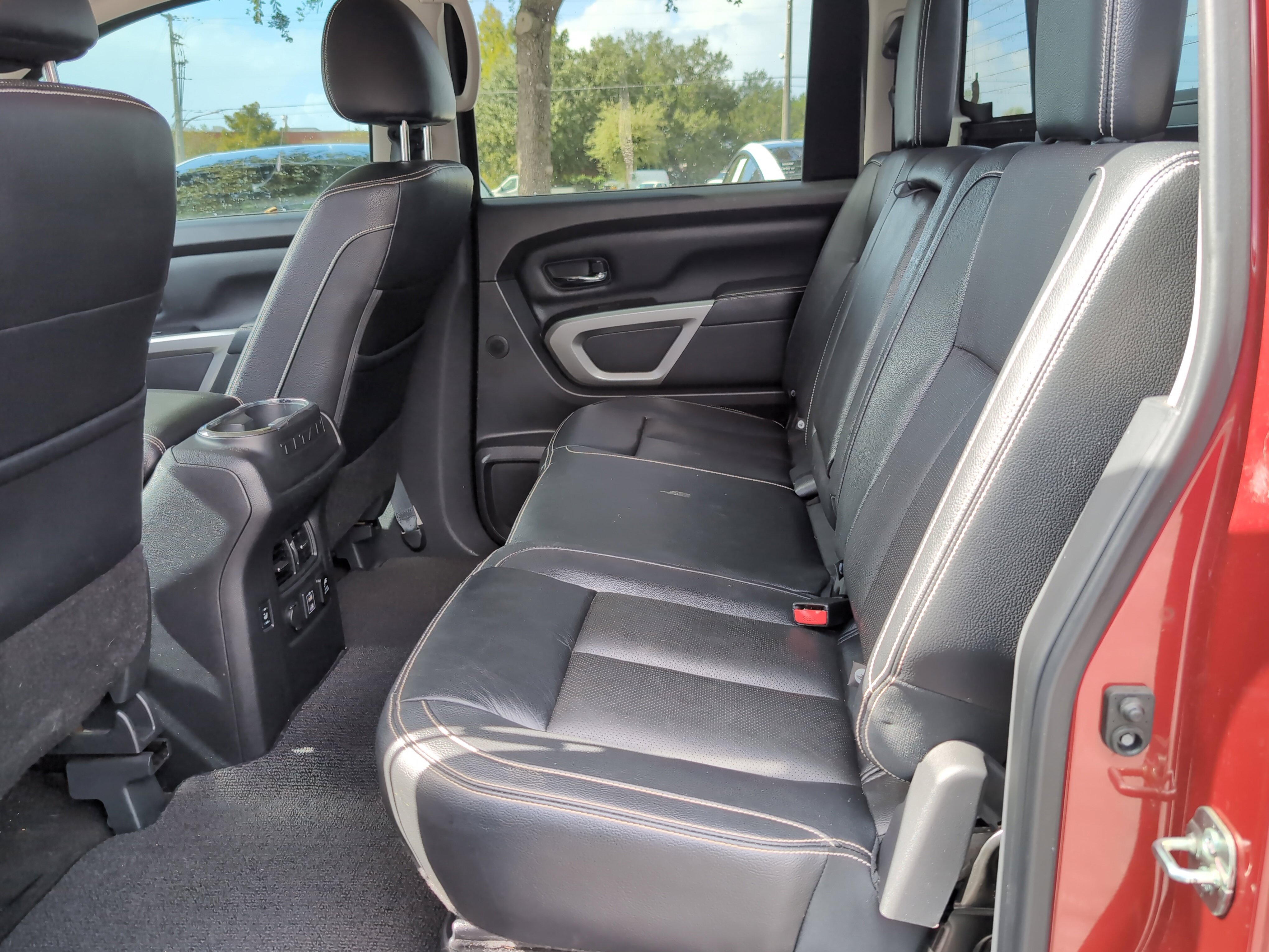 Used 2019 Nissan Titan PRO-4X w/ Pro-4x Convenience Package AWD/4WD image 24
