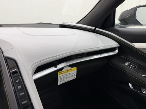 Used 2022 Chevrolet Corvette Stingray Premium Cpe RWD image 63
