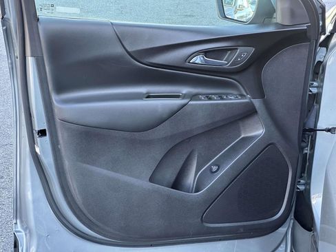 Used 2024 Chevrolet Equinox LT image 18