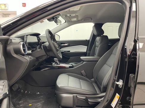 New 2026 Chevrolet Trax LT FWD image 8