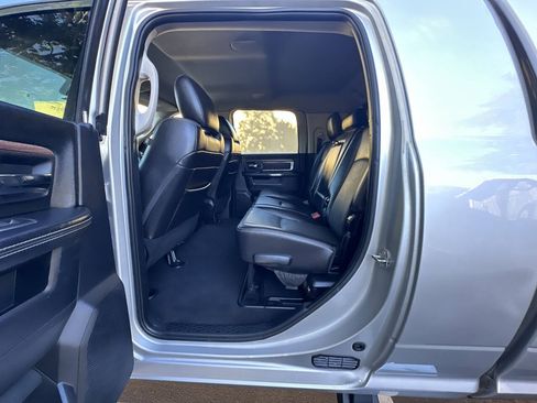 Used 2016 RAM 3500 Laramie w/ Convenience Group AWD/4WD image 14