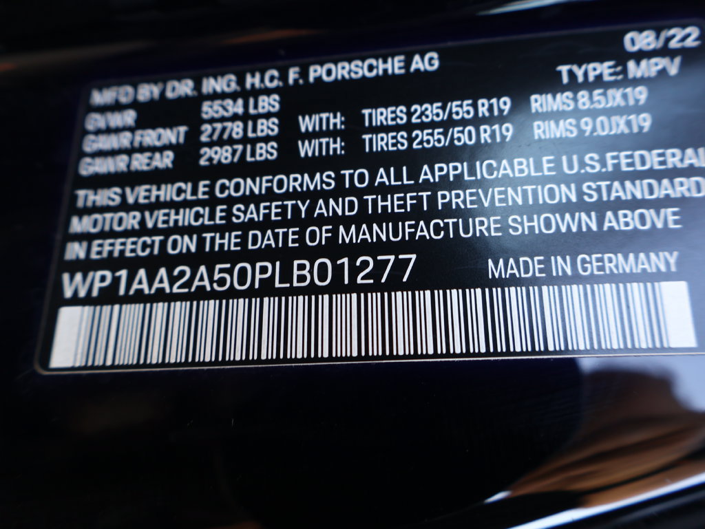 Used 2023 Porsche Macan Turbo AWD/4WD image 34