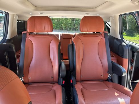 Used 2022 Kia Carnival SX Prestige FWD image 17