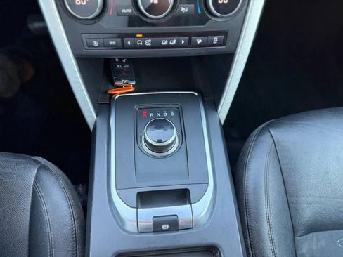 Used 2018 Land Rover Discovery Sport SE image 39